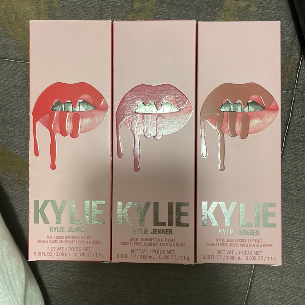 Kylie jenner matte lipstick and lipliner